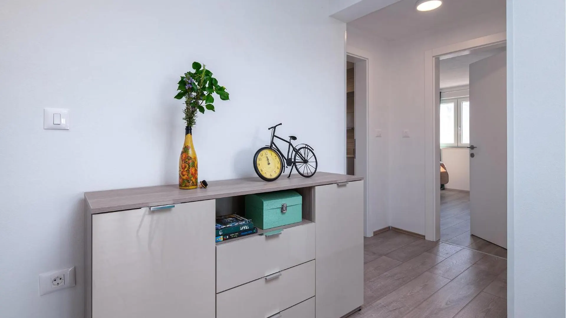 Cozy Apartment In Koromacno With House Sea View
